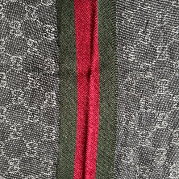 Gucci GG Monogram Scarf - Picture 2 of 4